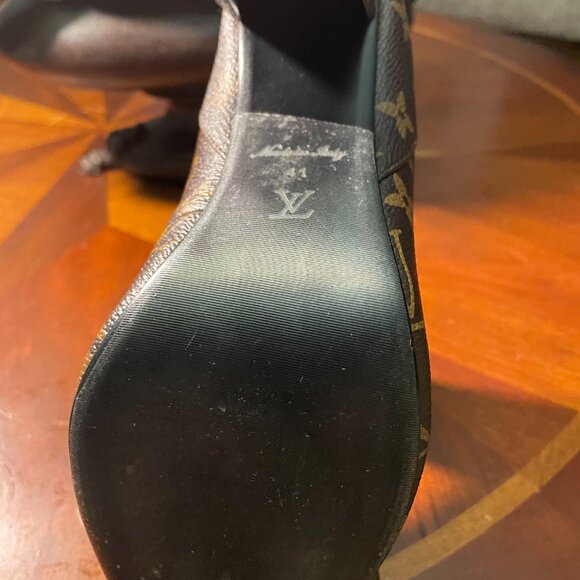 Louis Vuitton Shoes - Picture 2 of 4